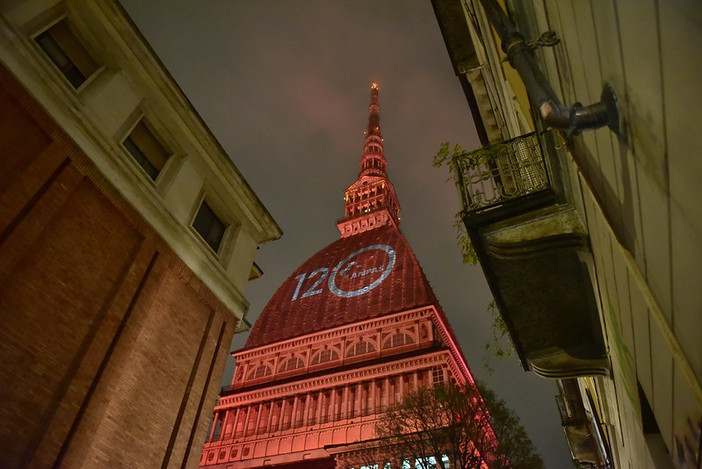 I monumenti del Torinese si tingono di arancione per i 120 anni di Anpas