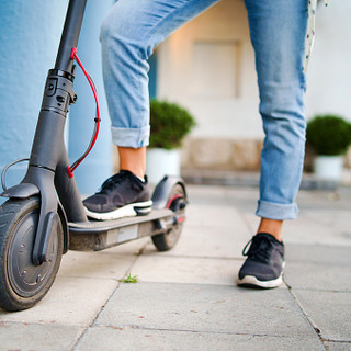 Fermato e sequestrato a Collegno un monopattino più potente e veloce di un motorino