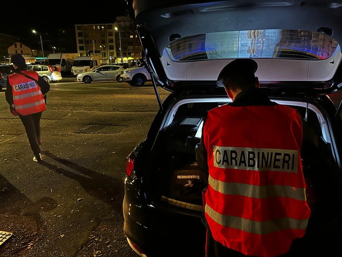 Scoperti con 4 chili di hashish: tre ventenni arrestati dai carabinieri (foto di archivio)