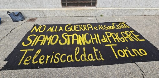 protesta con striscioni