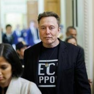 Musk spaventa l'Ucraina, poi il dietrofront: &quot;Non spengo Starlink&quot;