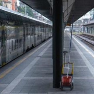 &quot;I ritardi? Colpa dei treni regionali&quot;, impiegata licenziata viene riassunta: la decisione