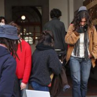 Firenze, svastiche e croci celtiche dentro il liceo Michelangiolo