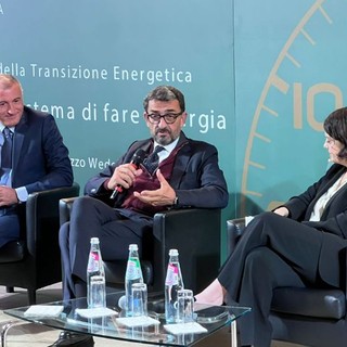 Transizione energetica, investimenti per 230 mld al 2030 in Italia