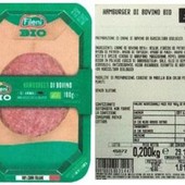 Hamburger bovino bio richiamati per rischio salmonella: i lotti interessati