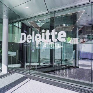 W7 e Deloitte, l’IA può favorire la parità di genere in azienda