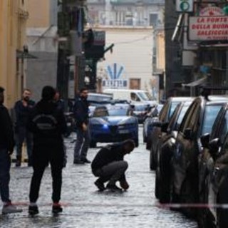 Quindicenne ucciso a Napoli, attesa per l'autopsia: le indagini