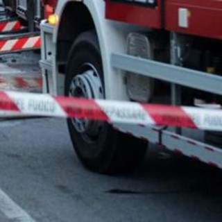 Incendio in una casa a Milano, morto carbonizzato un 70enne