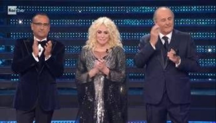 Sanremo 2025, il tributo a Frizzi: Clerici e Scotti in lacrime