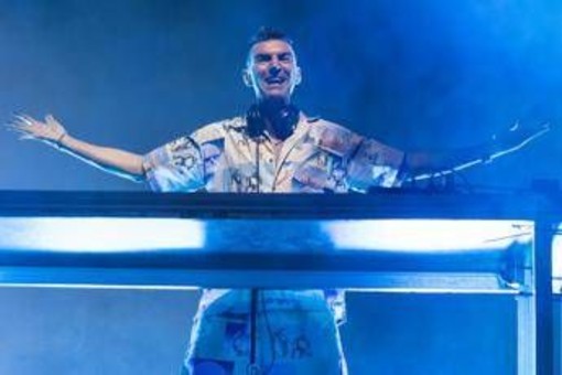 Sanremo 2025, chi è Gabry Ponte: il dj ospite stasera al Festival