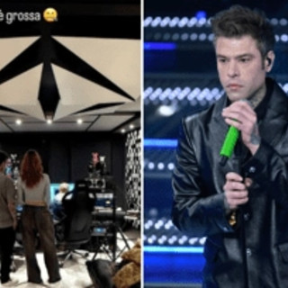 Fedez, la foto in studio con la 'cantante misteriosa'. L'ipotesi dei fan